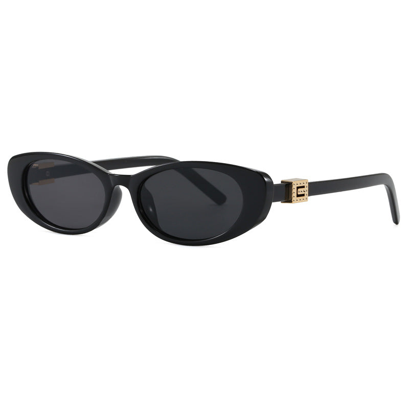 Women Cat-Eye Sunglasses with Stylish Frame and Luxurious Accents Bowlift