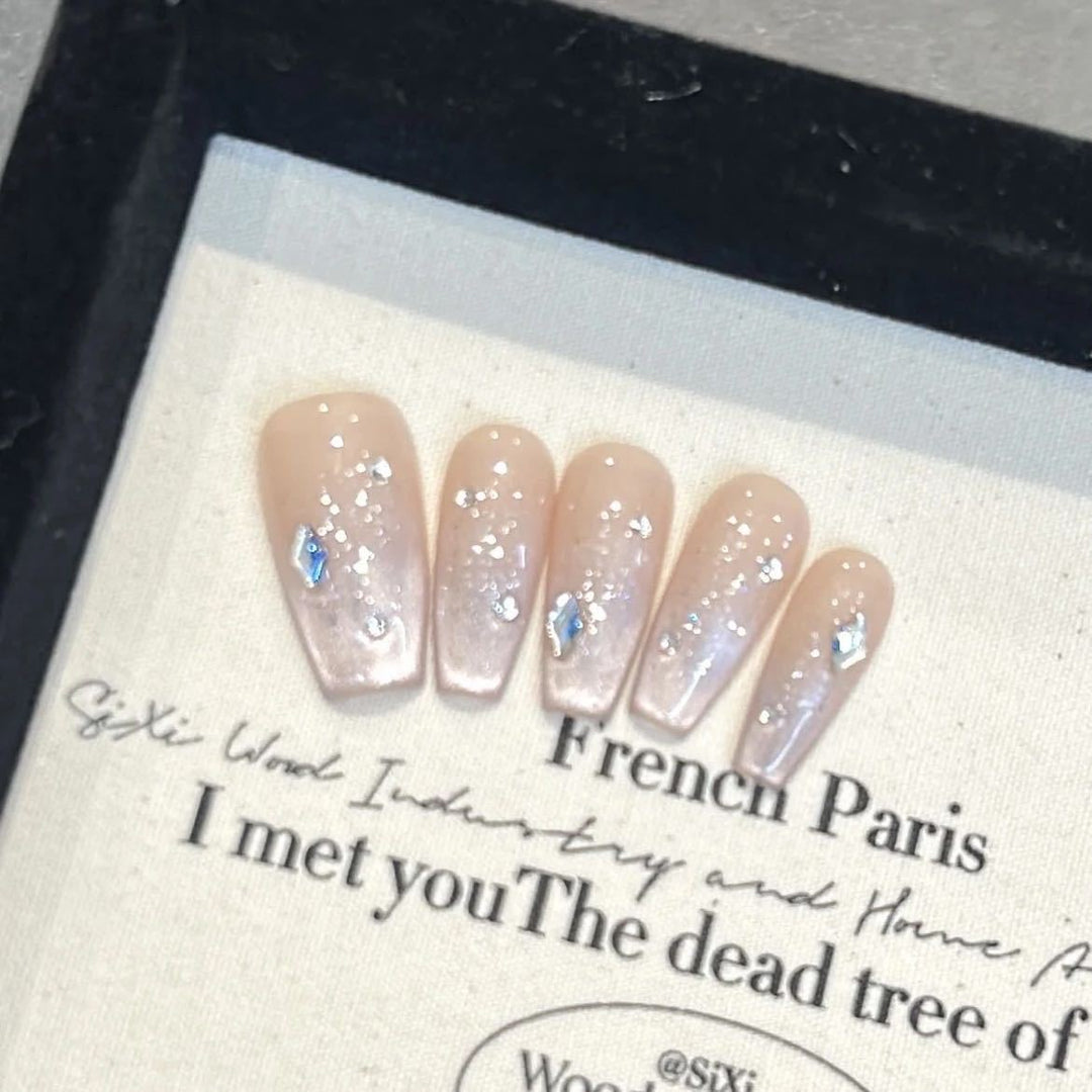 Glamorous Sparkling Press-On Nail Set Bowlift
