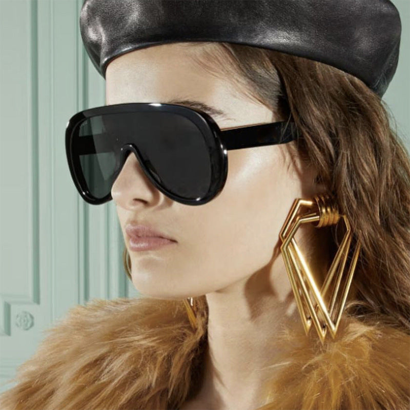 Women’s futuristic sports sunglasses with wide lens and UV protection Bowlift