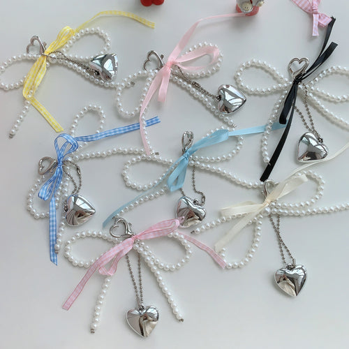 Chic Pearl Heart Keychain Bowlift