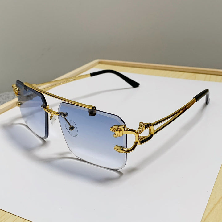 Women's glasses with extravagant frame and luxurious accents Bowlift
