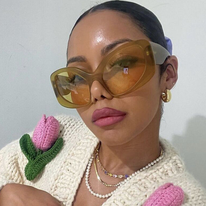 Women's oversized sunglasses in a modern design Bowlift