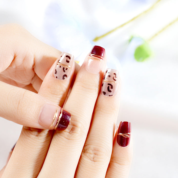 Artistic Press-On Nail Set with Leopard Design Bowlift