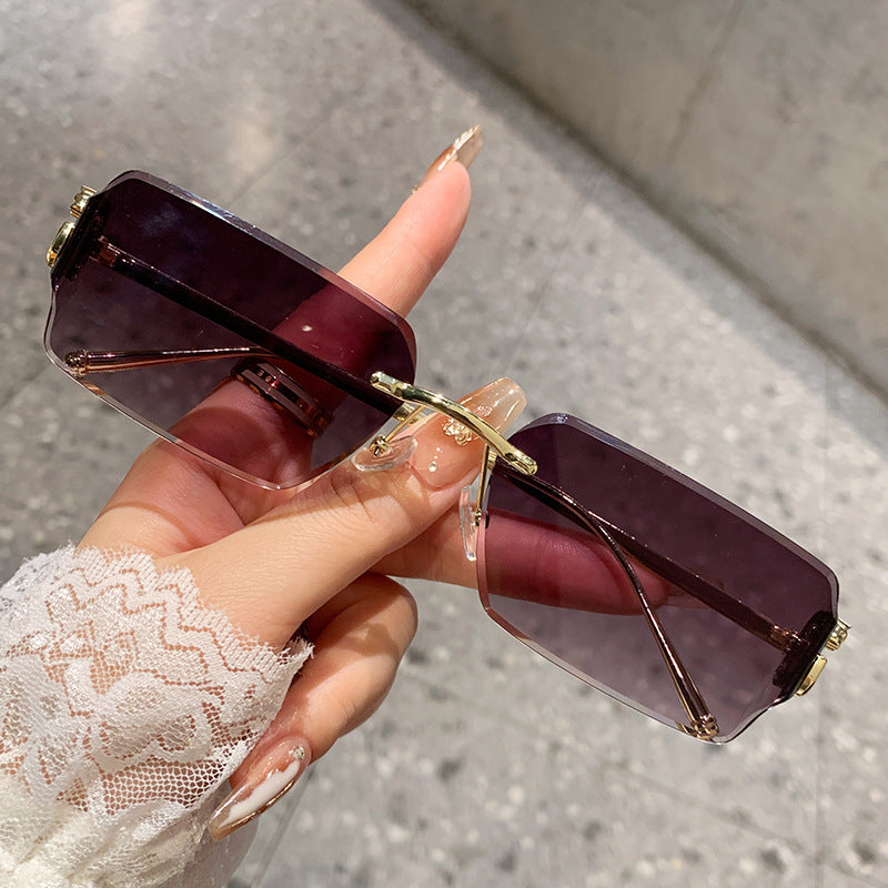Ladies elegant square sunglasses with stylish tortoiseshell pattern and UV protection Bowlift