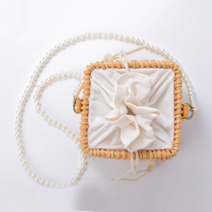 Elegant Picnic Basket Bowlift