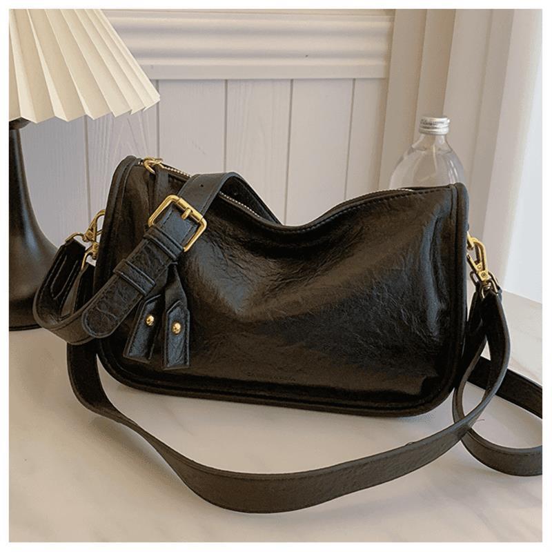 Classic Structured Handbag Bowlift