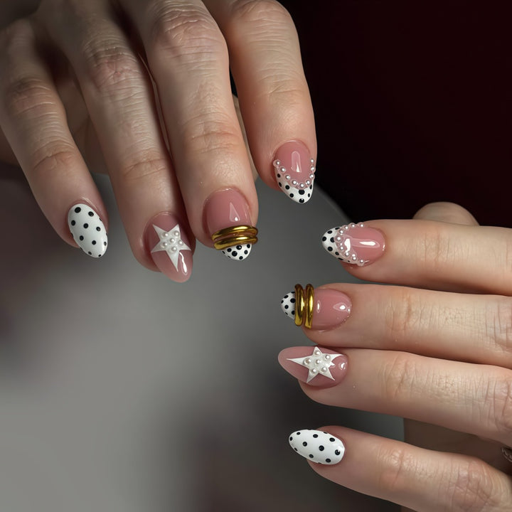Custom-designed artificial nails with 3D applications Bowlift