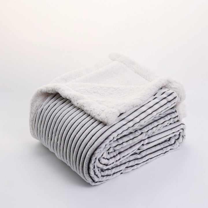 Women's luxurious and soft cuddle blanket with velvety surface Bowlift
