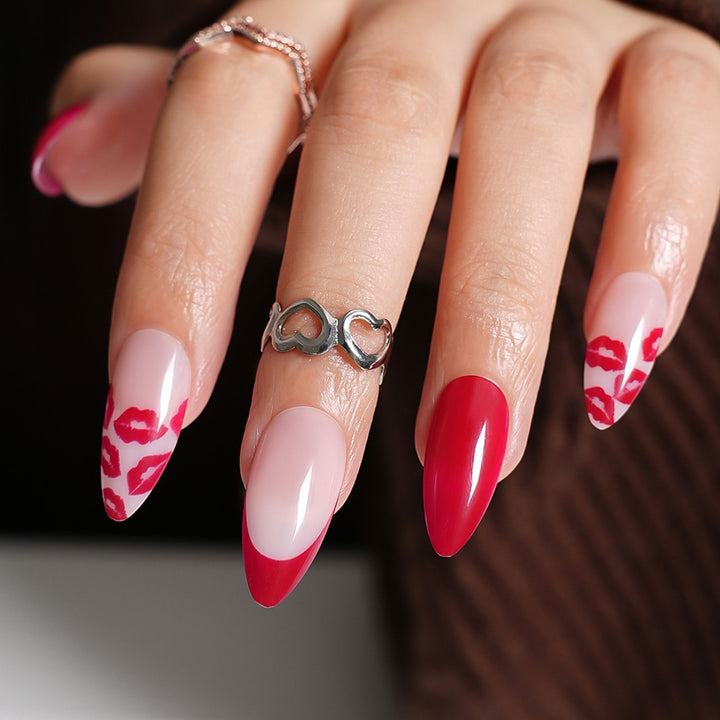 Festive Holiday-Themed Press-On Nails