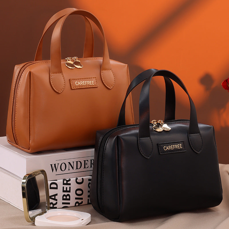 Cosmetic Transport Bag with Elegant Design and Practical Compartments Bowlift