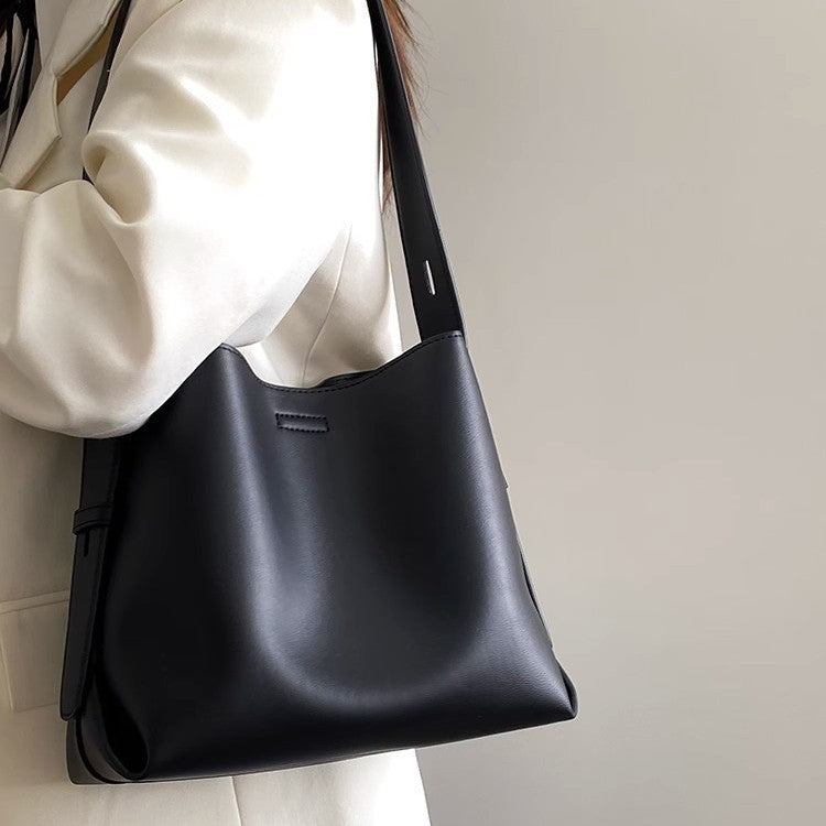 Fashionable everyday bag with adjustable shoulder strap Bowlift