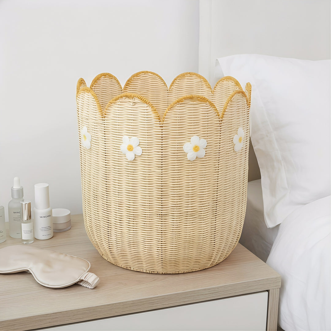 Decorative Scalloped Edge Woven Basket Bowlift