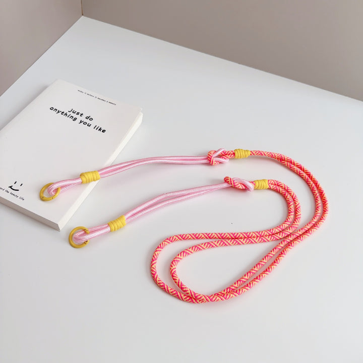 Versatile Pet Leash Connector Bowlift