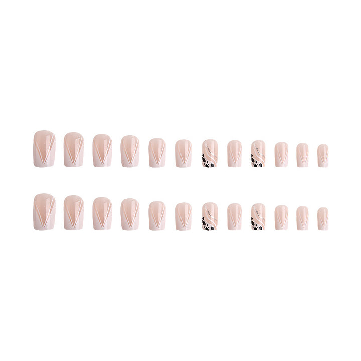 Artificial nail set with geometric accents and elegant design Bowlift
