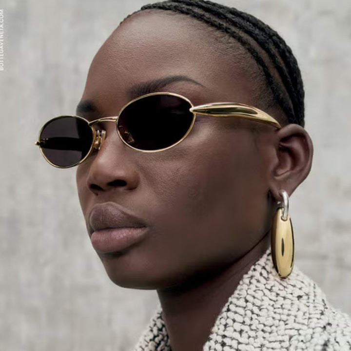 Women's fashionable sunglasses with oval frame and sparkling details Bowlift