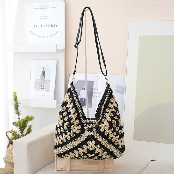 Handmade shoulder bag made from natural materials Bowlift
