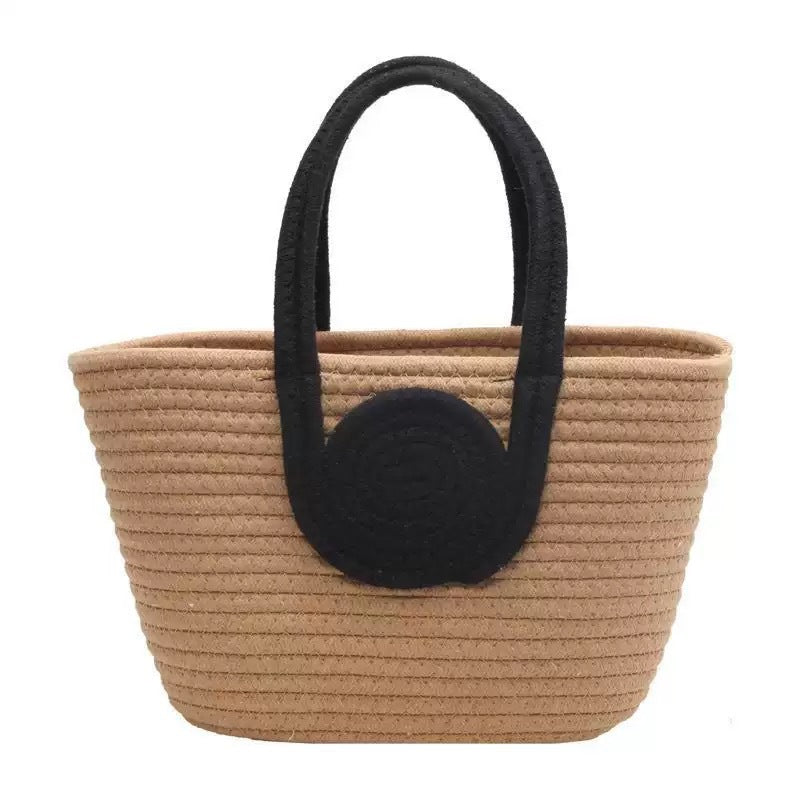 Trendy Handbag Made of Braided Natural Material Bowlift