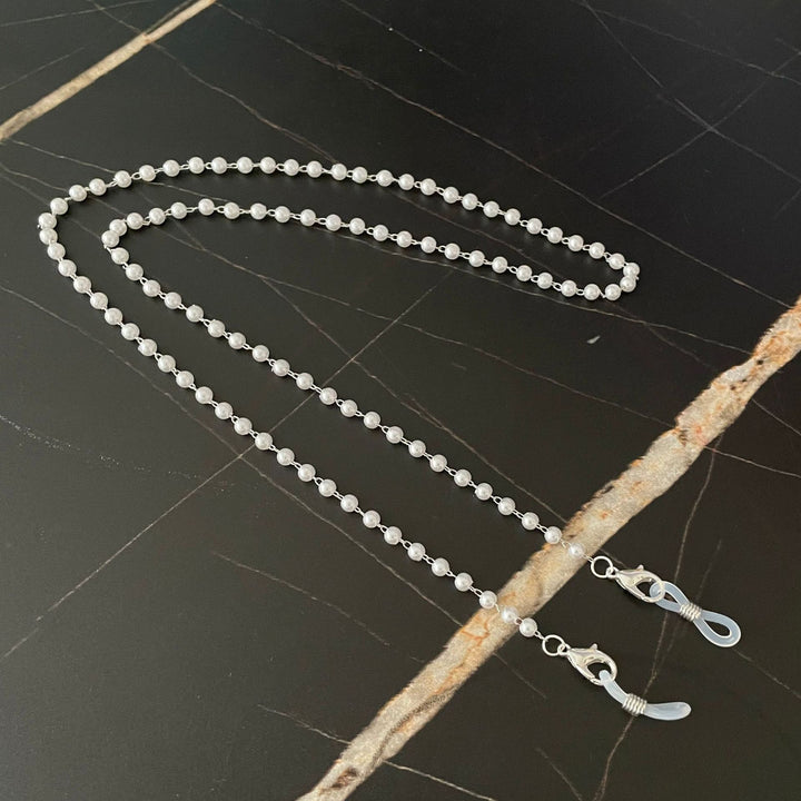 Elegant Pearl Necklace Bowlift