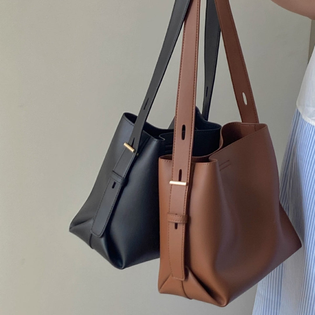 Fashionable everyday bag with adjustable shoulder strap Bowlift