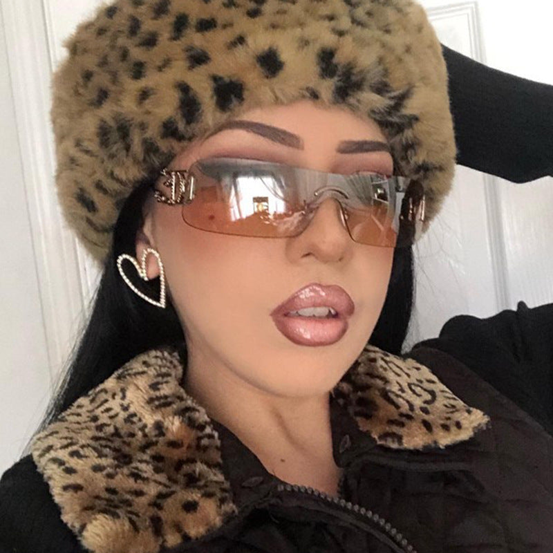 Women's futuristic sunglasses with ultra-modern metal accents Bowlift