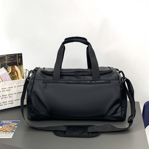 Men's sports bag with plenty of storage space and padded carrying handles Bowlift