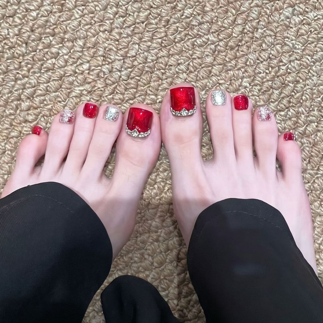 Glamorous Press-On Nail Set with Sparkling Rhinestone Accents Bowlift