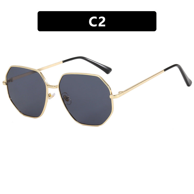 Women's fashionable geometric sunglasses with protective UV filter and stylish frame Bowlift