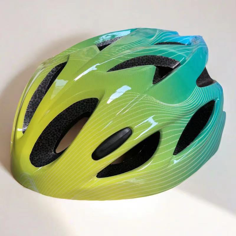 Lightweight Cycling Helmet Bowlift