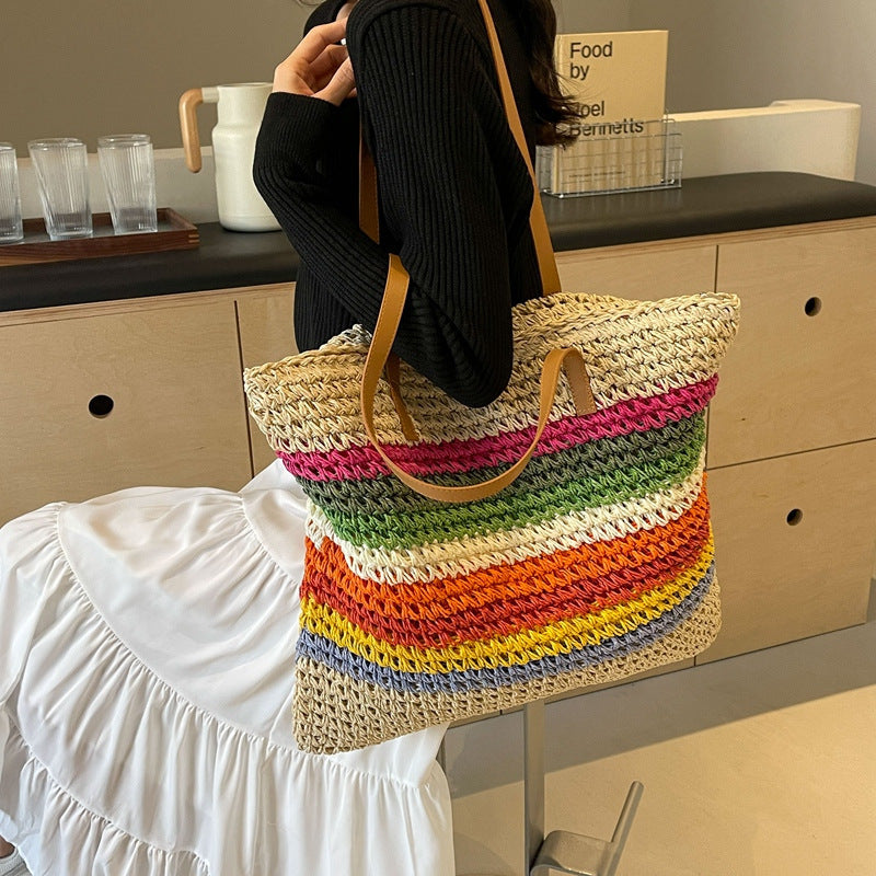 Handmade beach bag with colorful striped pattern Bowlift