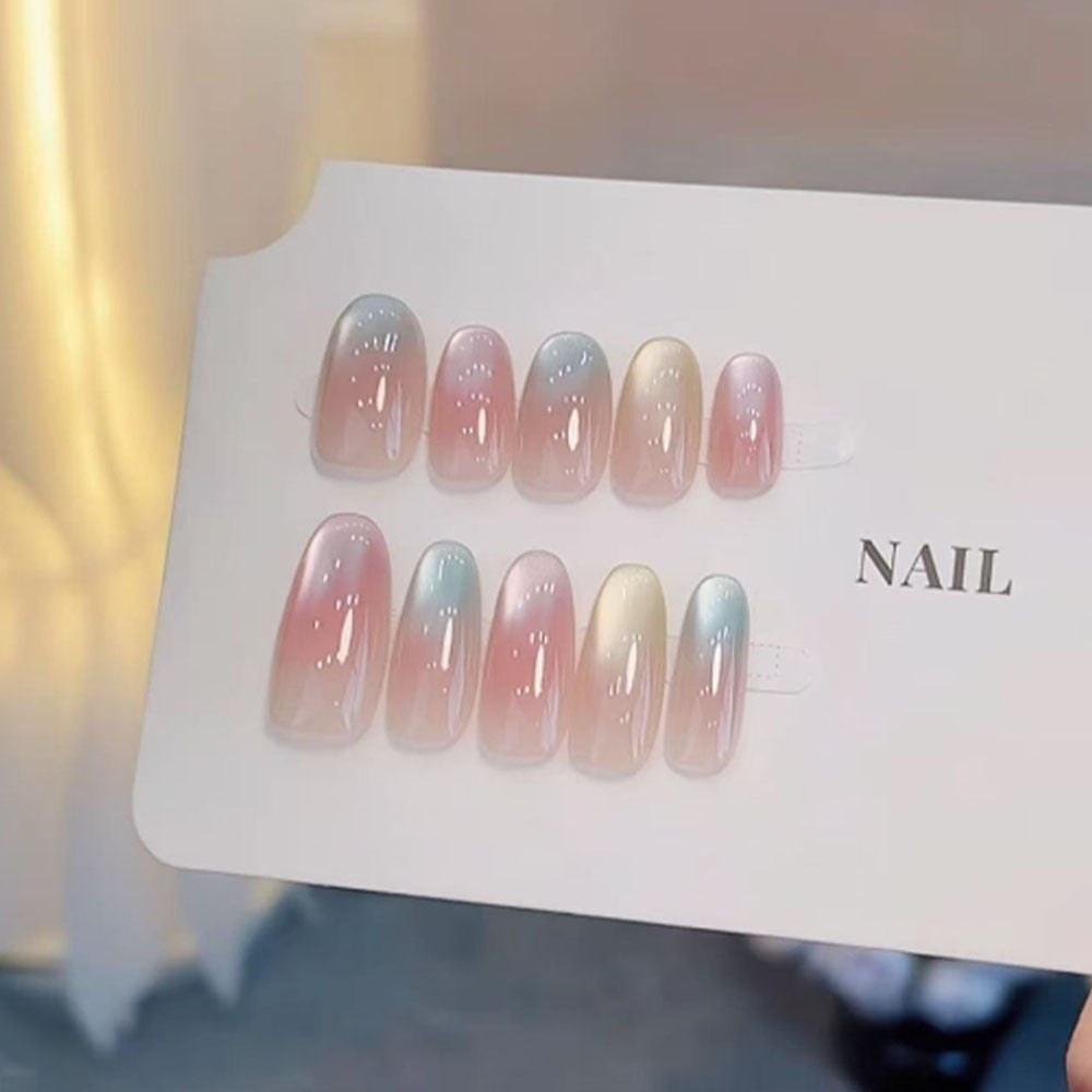 Artificial nails in elegant Ombre style Bowlift