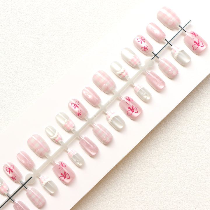 Charming Nail Art Press-On Set Bowlift