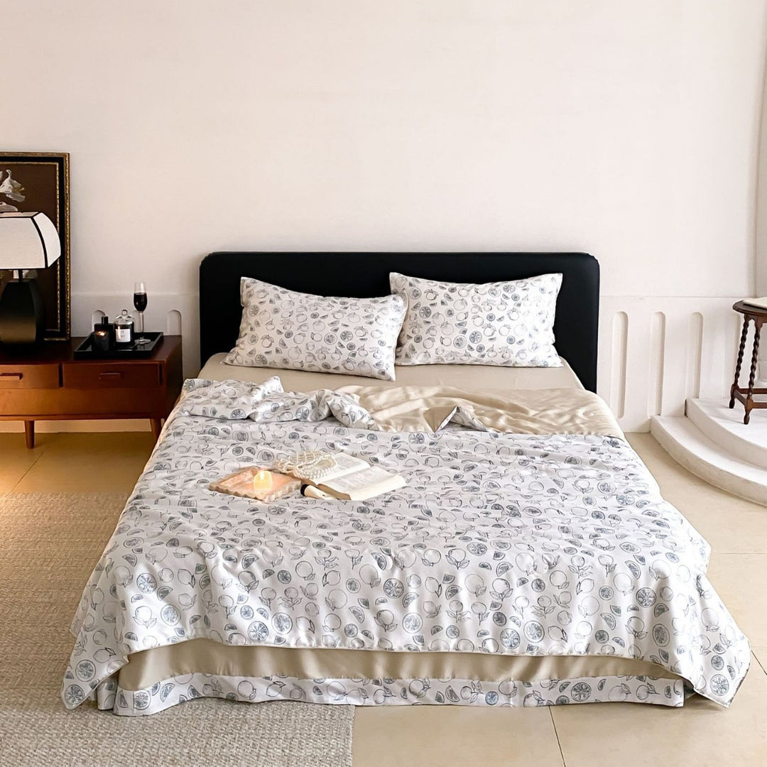 Bedding set made of cotton satin with subtle heart jacquard and silky glossy finish Bowlift