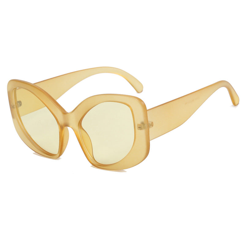 Women's oversized sunglasses in a modern design Bowlift