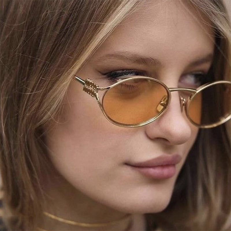 Ladies elegant oval sunglasses Bowlift