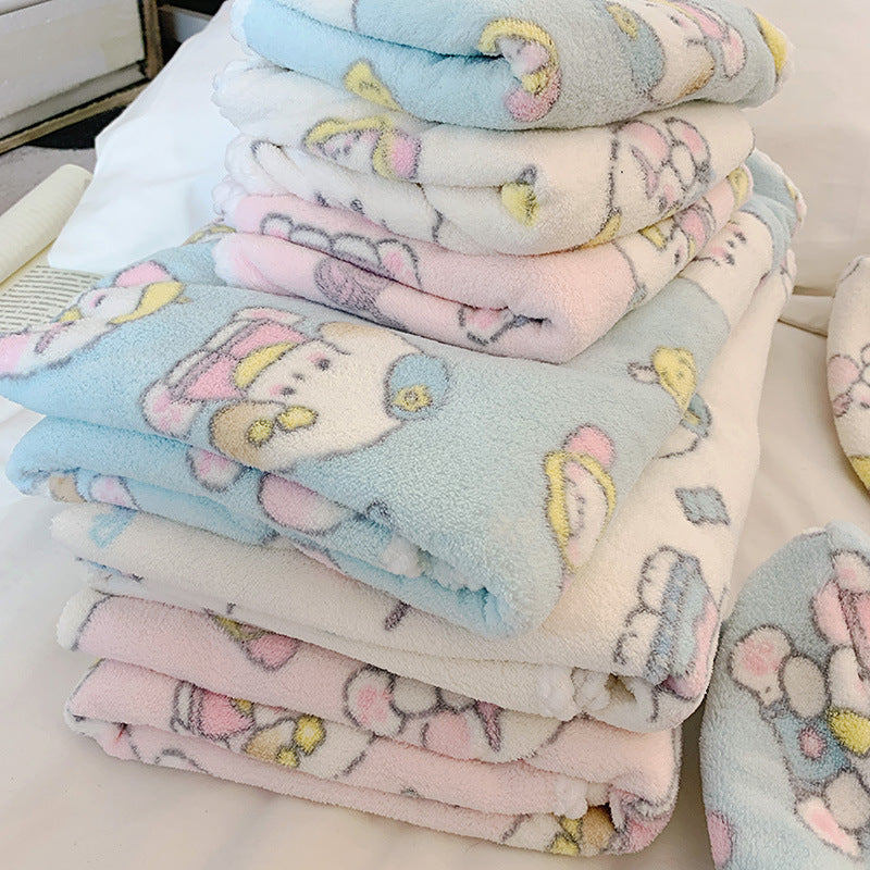 Cuddly blanket with playful animal motif Bowlift