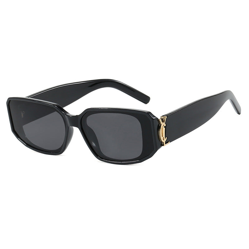 Women’s fashionable sunglasses with square design and luxurious details Bowlift