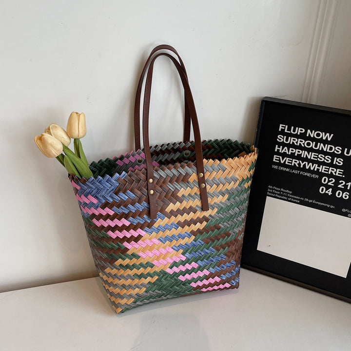 Striking Handbag Bowlift