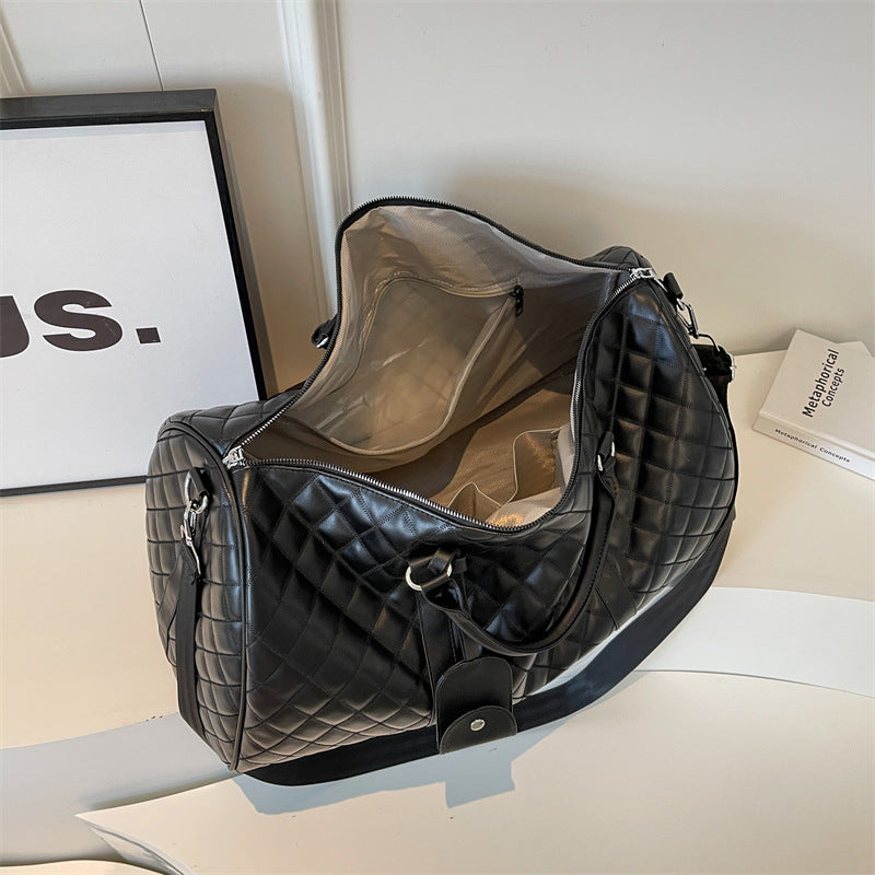 Fashionable travel bag with high-quality stitching and practical carrying options Bowlift