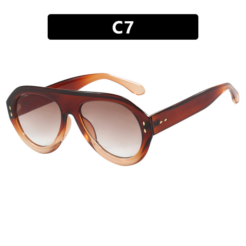 Women's fashionable sunglasses with extravagant design Bowlift