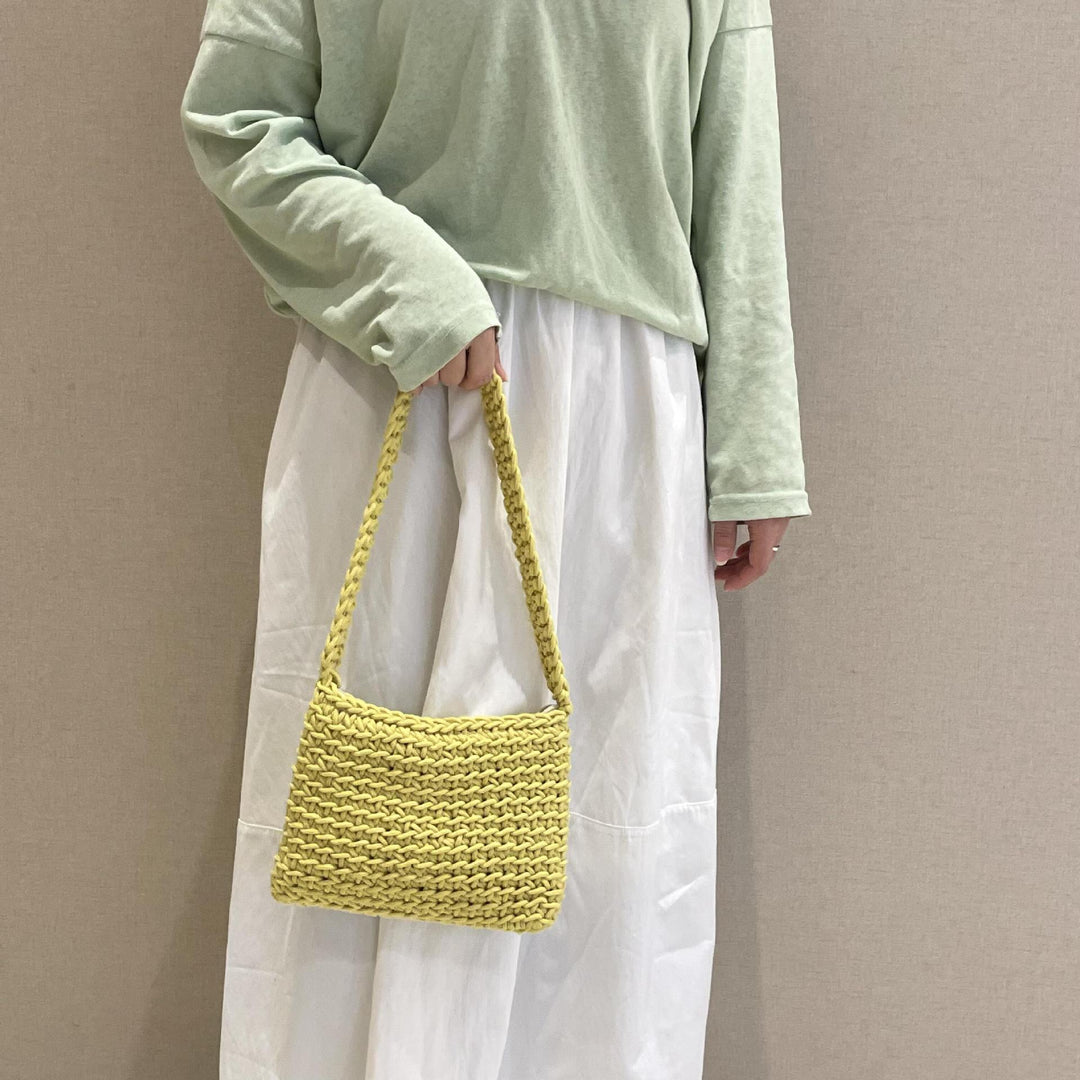 Hand-knotted shoulder bag made of high-quality sustainable material Bowlift