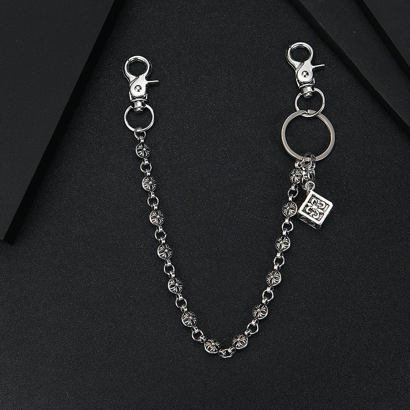 Fashionable keychain with filigree chain design Bowlift