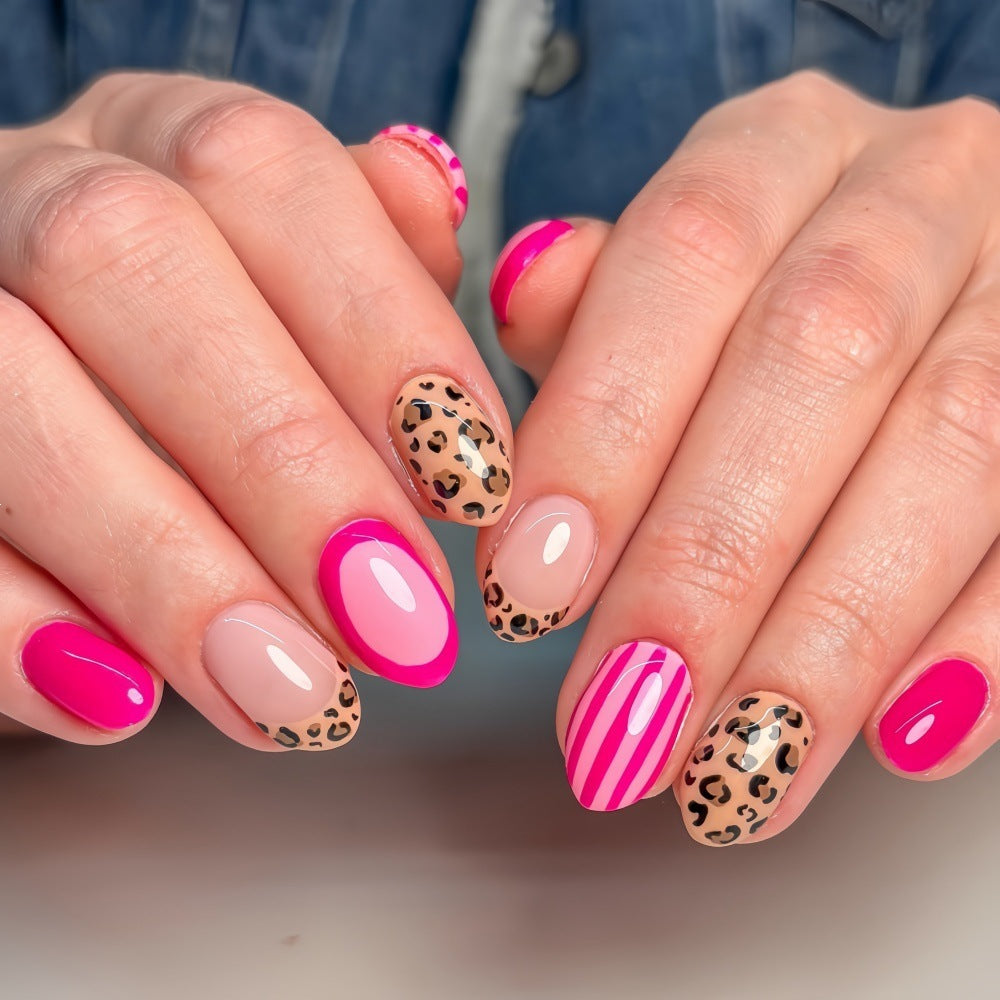 Artificial nails with trendy leopard and striped decorations Bowlift