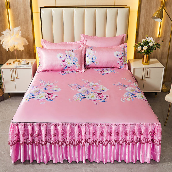 Ladies daybed cover with playful bear motif Bowlift