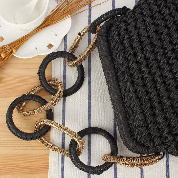 Stylish handbag with decorative chain strap Bowlift