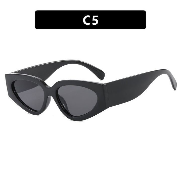 Women's Cat-Eye Sunglasses with Extravagant Design and Protective UV Filter Bowlift