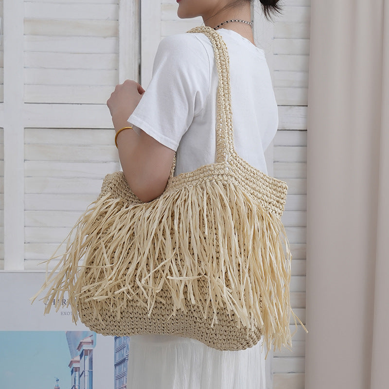 Handmade beach bag with fringed designed pattern Bowlift
