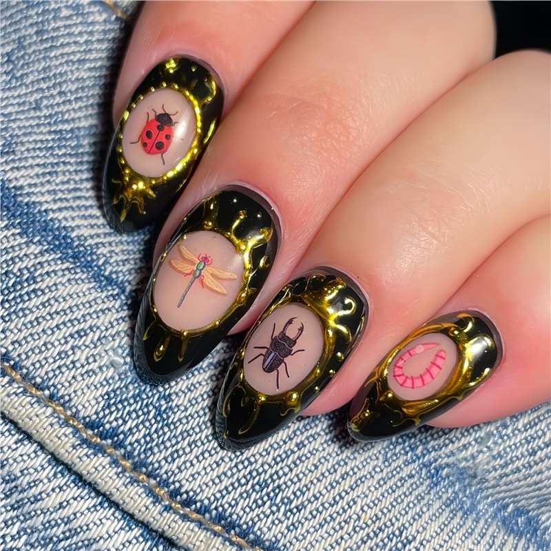 Artistic Insect-Motif Press-On Nail Art Bowlift