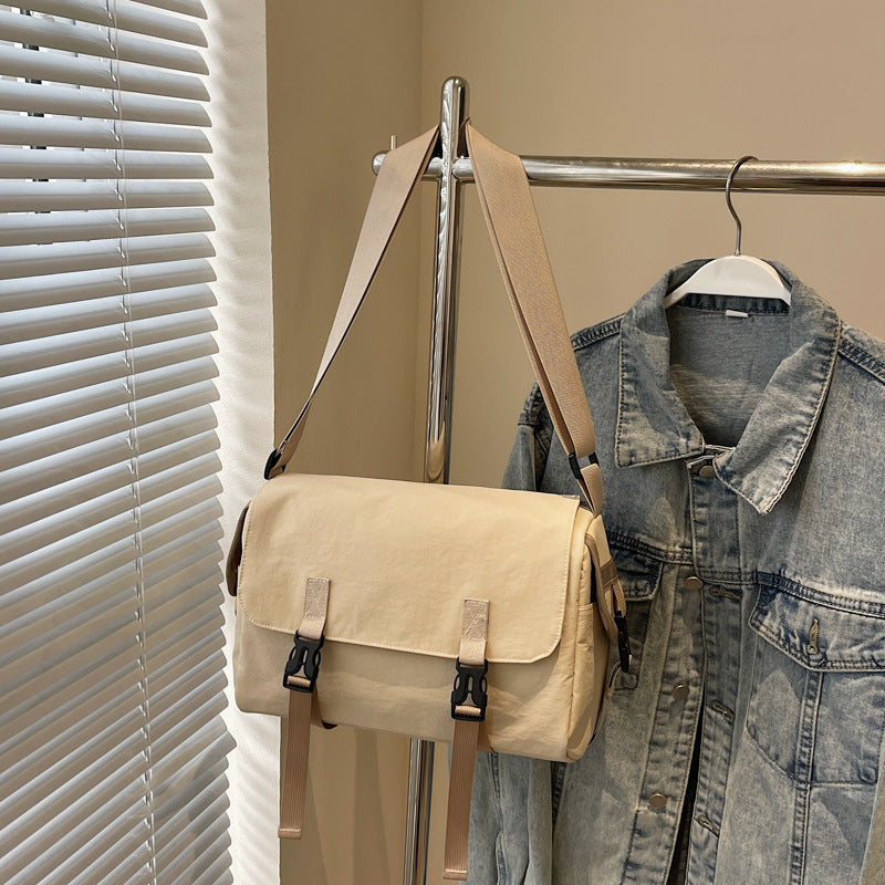 Modular shoulder bag with unique fastening system Bowlift
