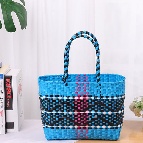 Handcrafted beach bag with colorful wave pattern Bowlift