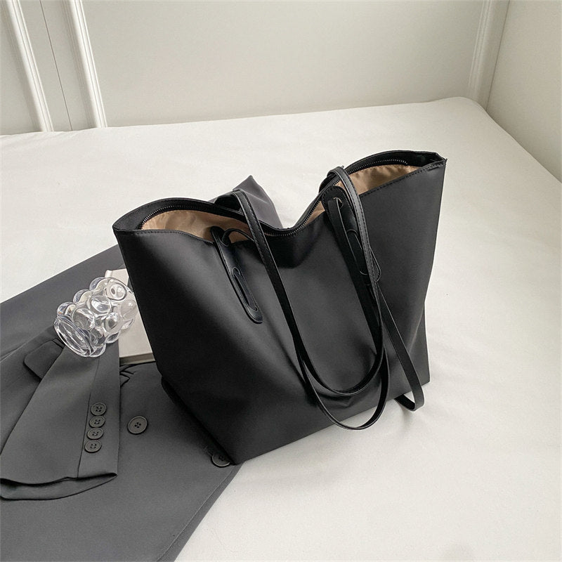 Sleek Minimalist Tote Bag Bowlift